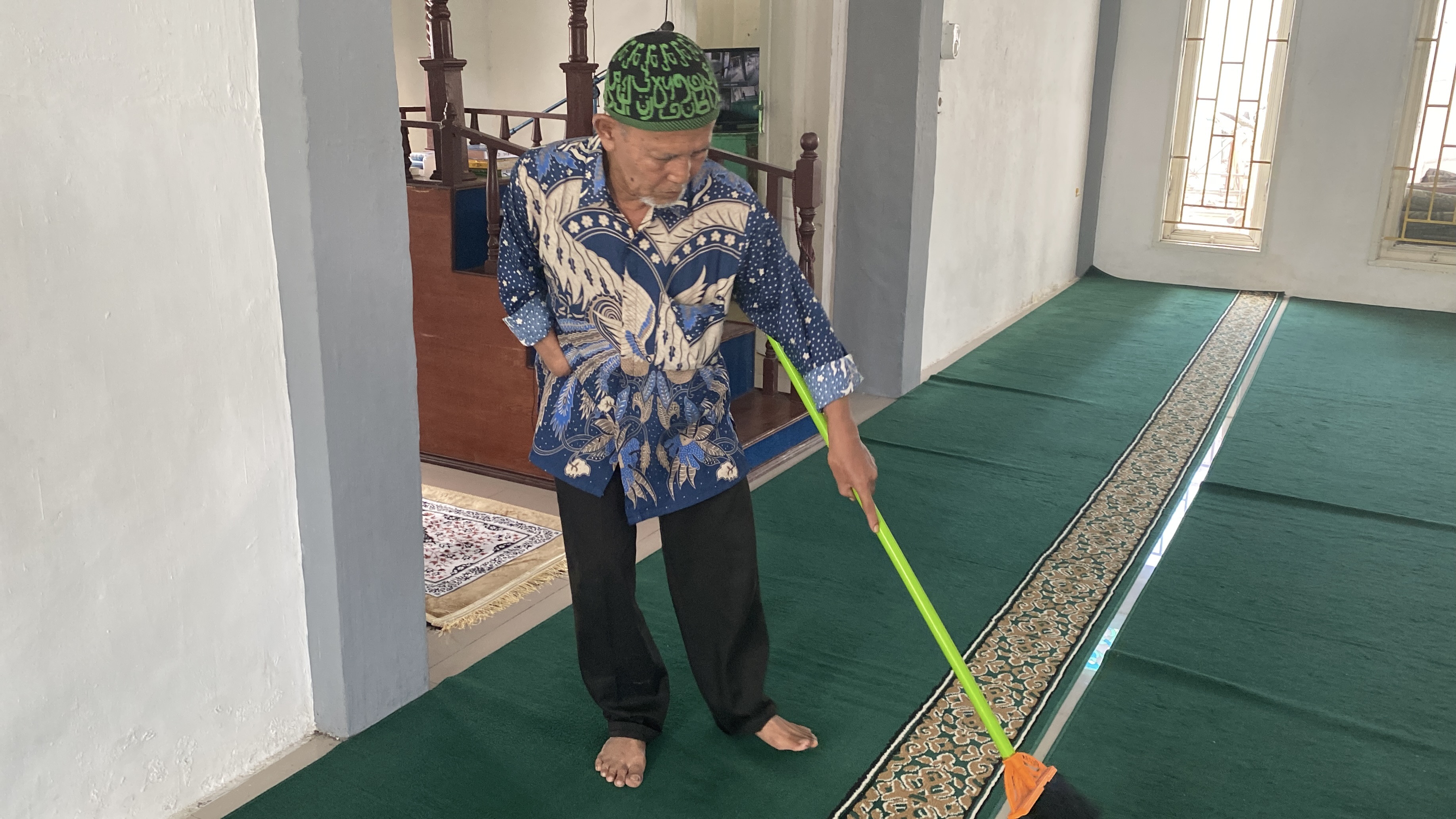 Tangan Diamputasi, Kakek Ini Berjuang Jadi Marbot