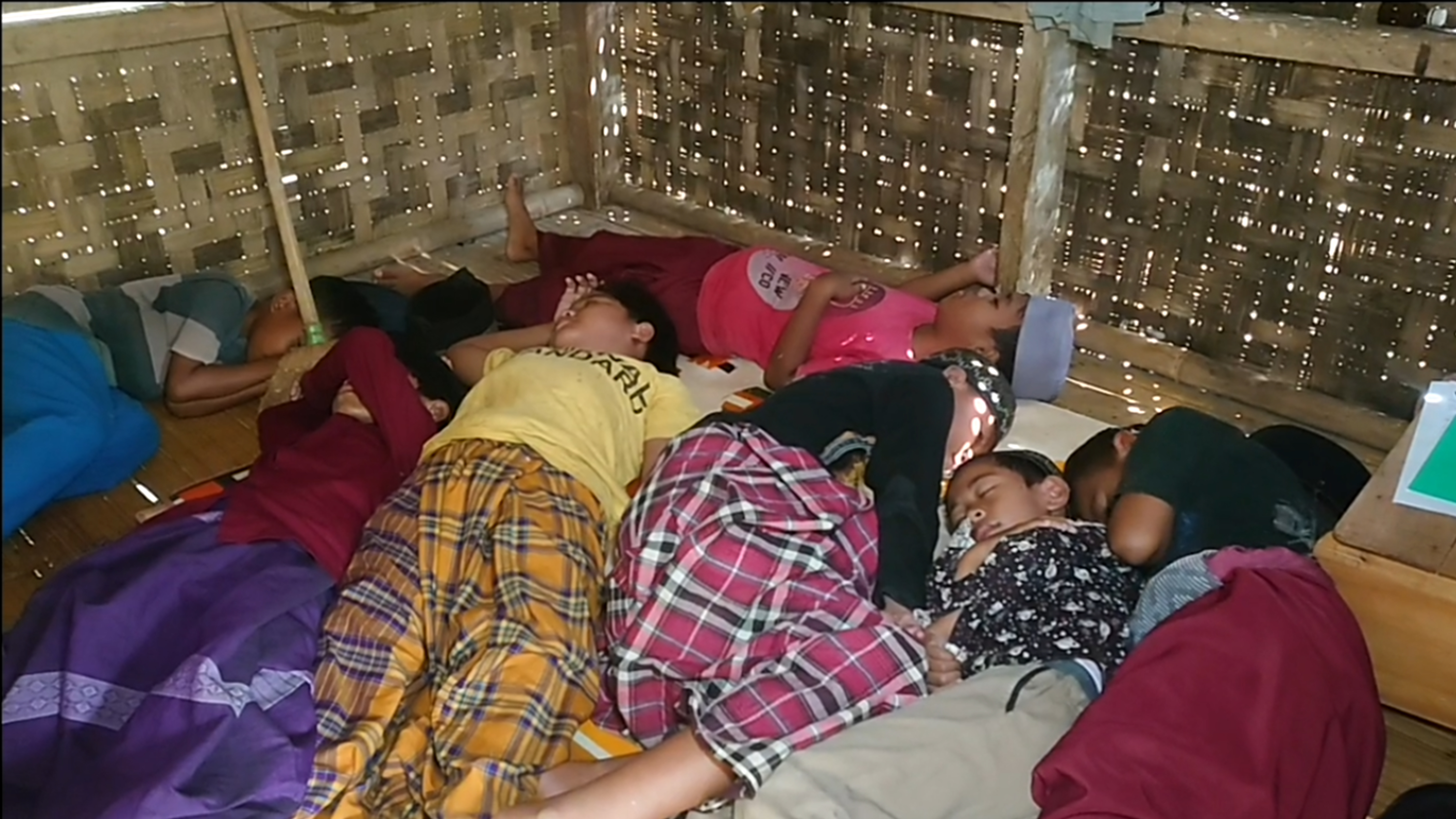 Sedekah Kasur Nyaman untuk Santri Pelosok